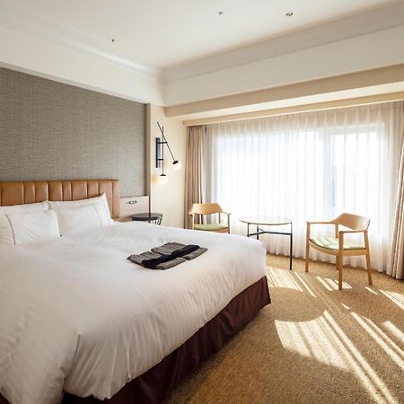 Kobe Bay Sheraton Hotel & Towers Exterior foto