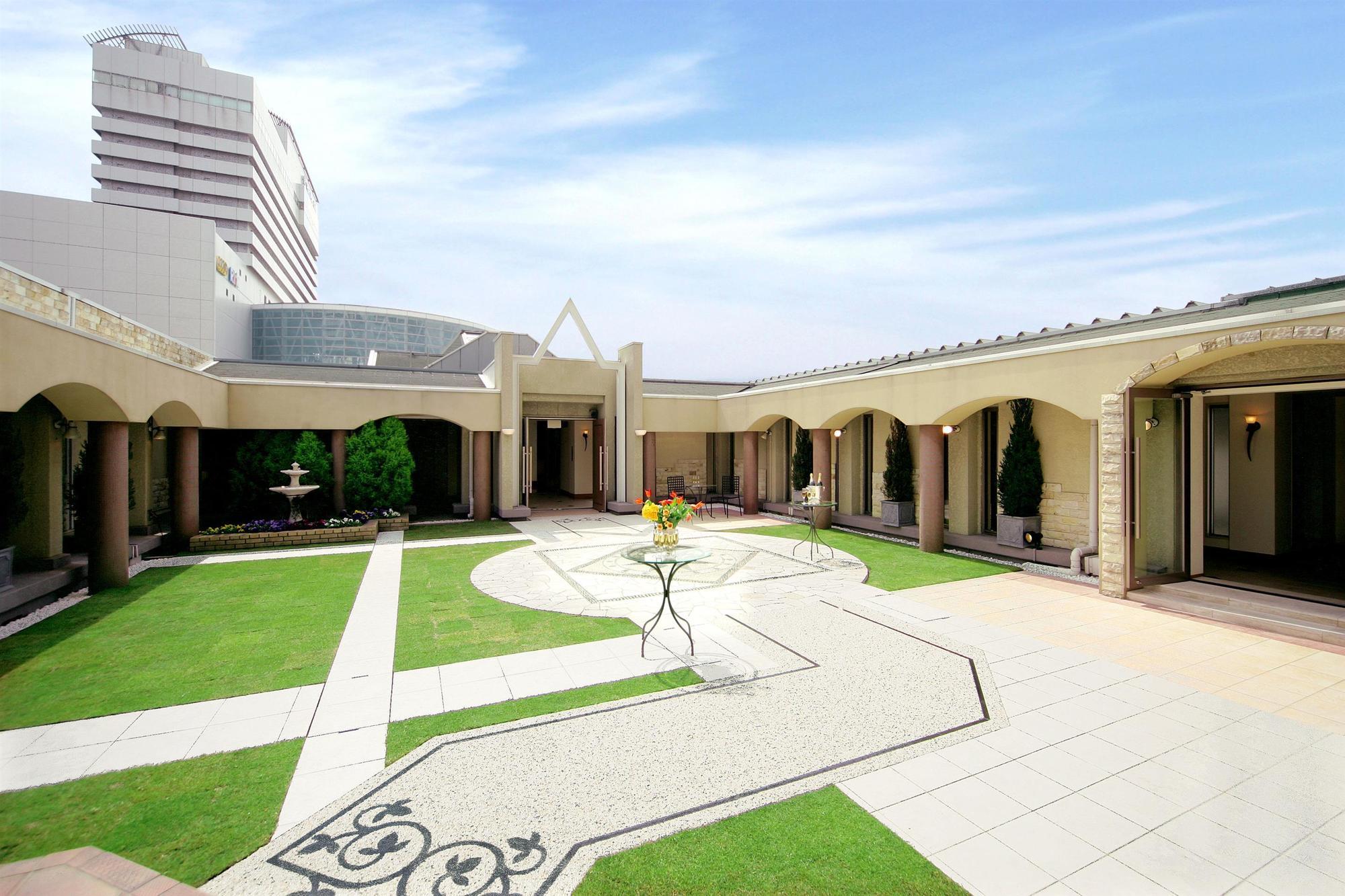 Kobe Bay Sheraton Hotel & Towers Exterior foto